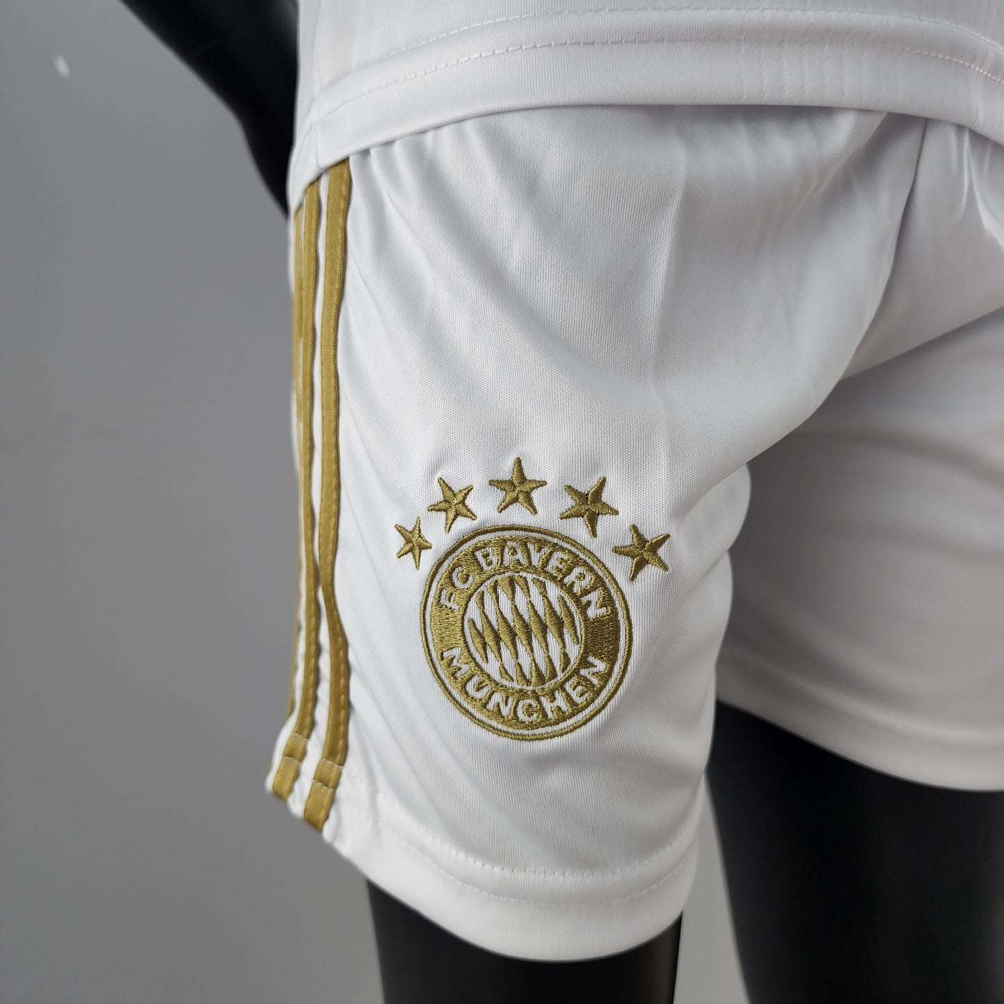 Kit Infantil Bayern Reserva 22/23